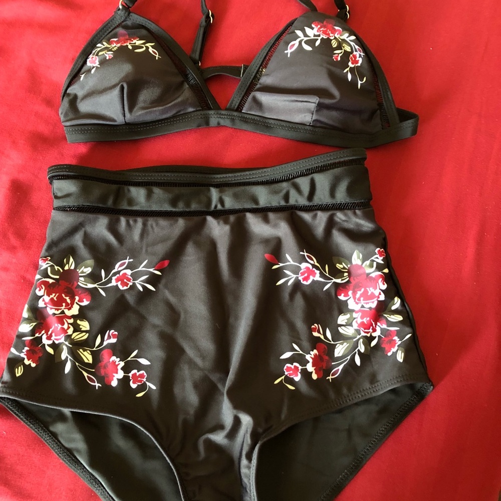 NWOT Two piece bikini 👙
